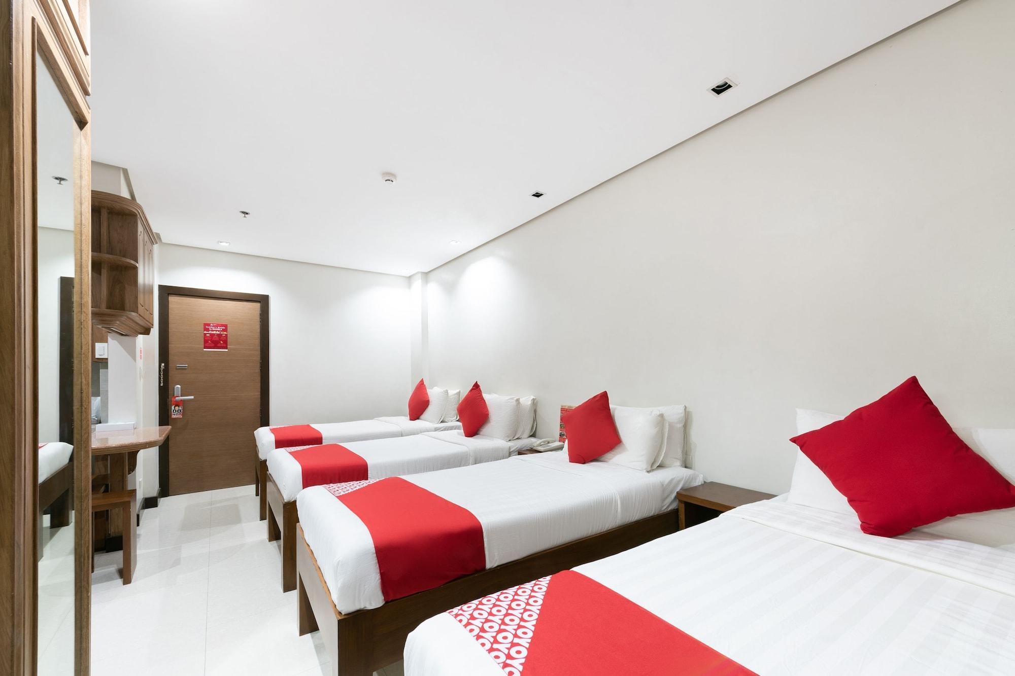 West Makati Hotel Makati City Buitenkant foto