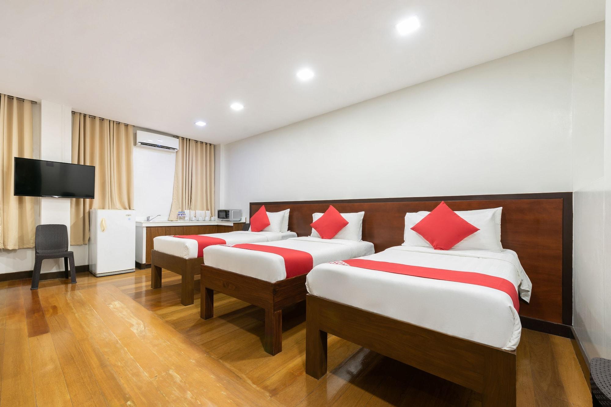 West Makati Hotel Makati City Buitenkant foto