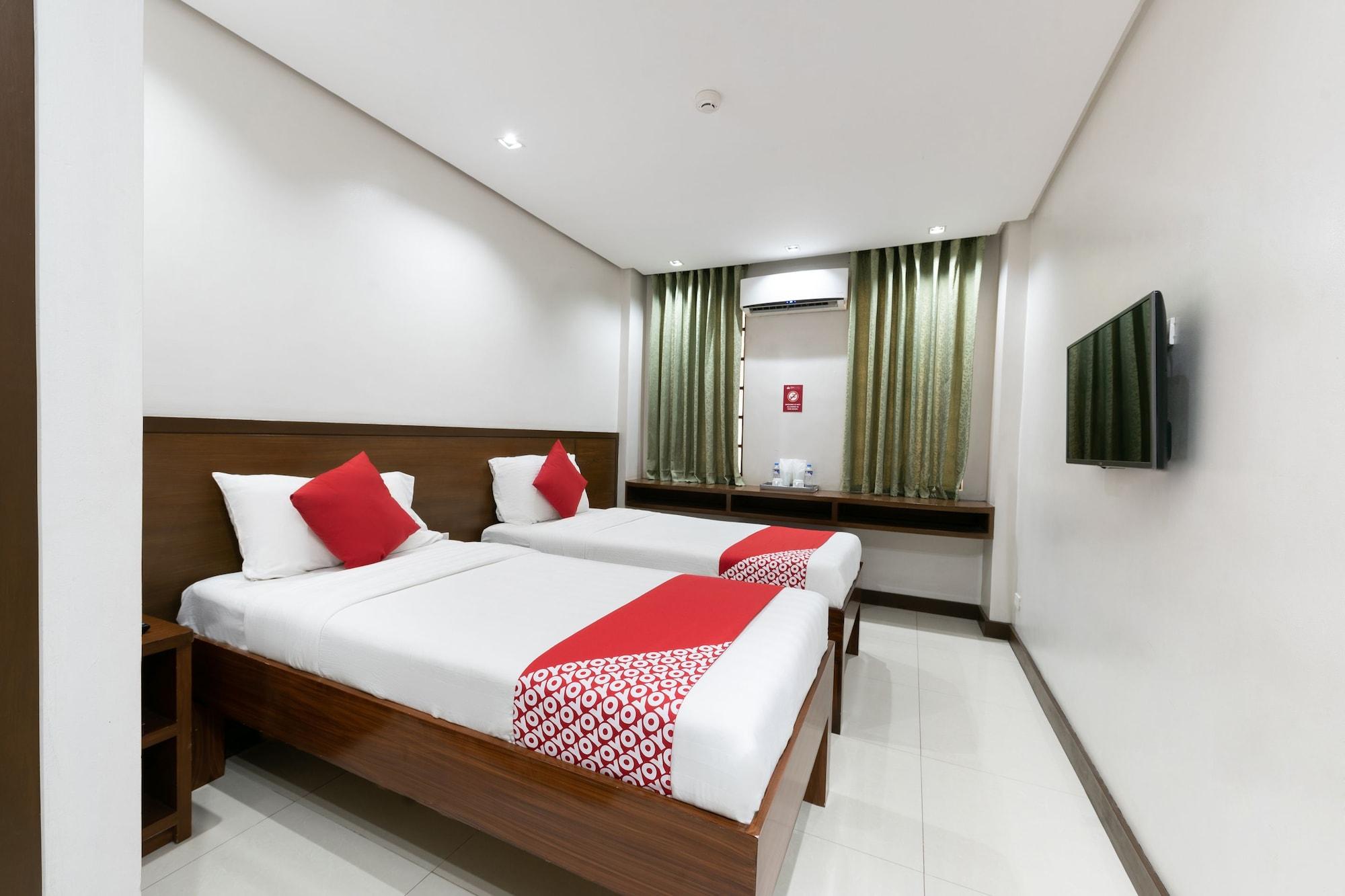 West Makati Hotel Makati City Buitenkant foto
