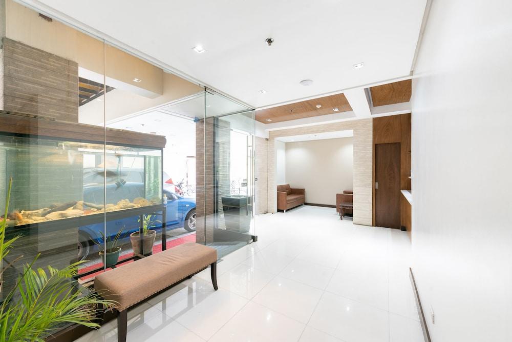 West Makati Hotel Makati City Buitenkant foto