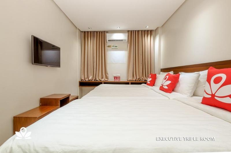 West Makati Hotel Makati City Buitenkant foto