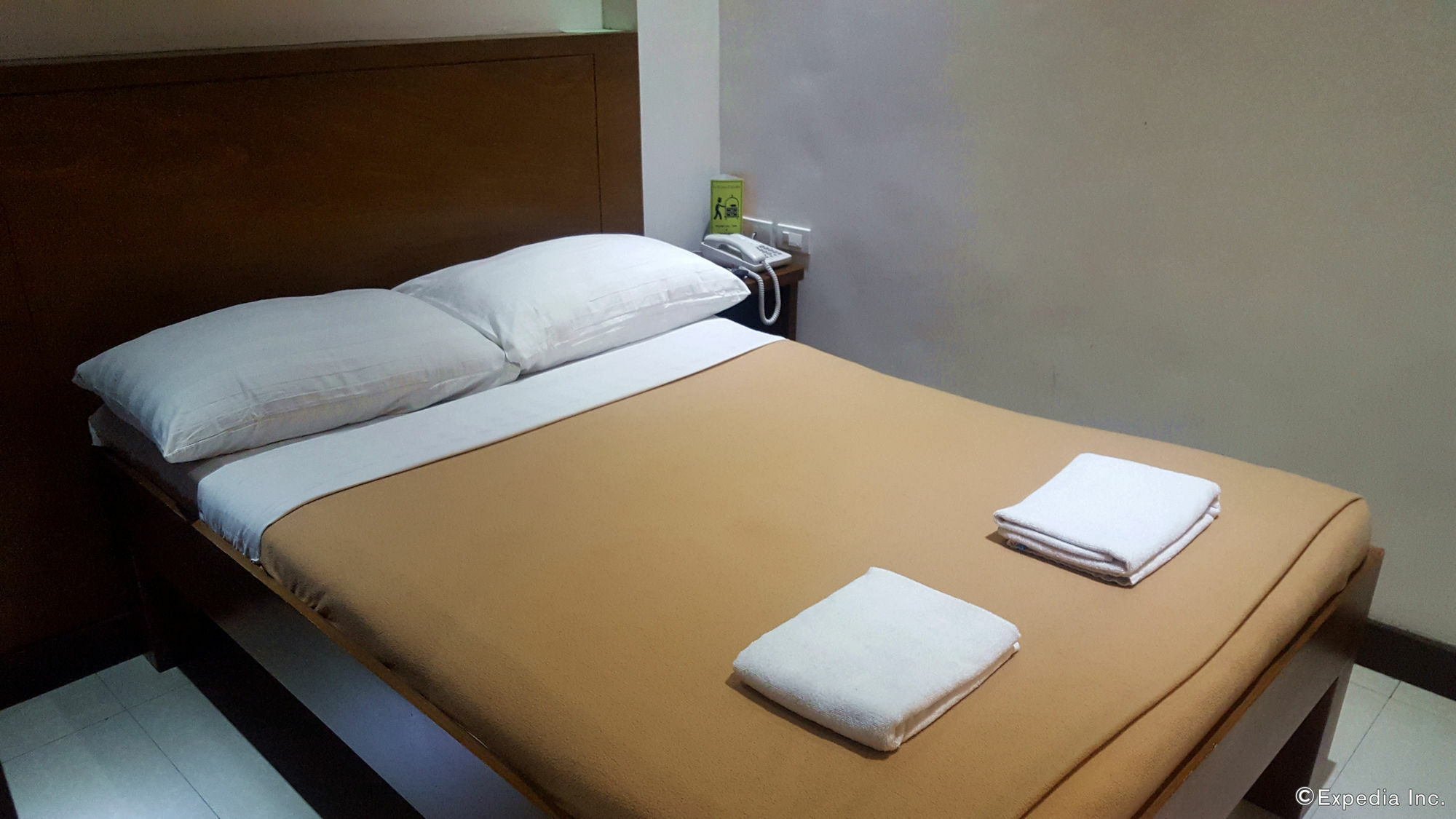 West Makati Hotel Makati City Buitenkant foto