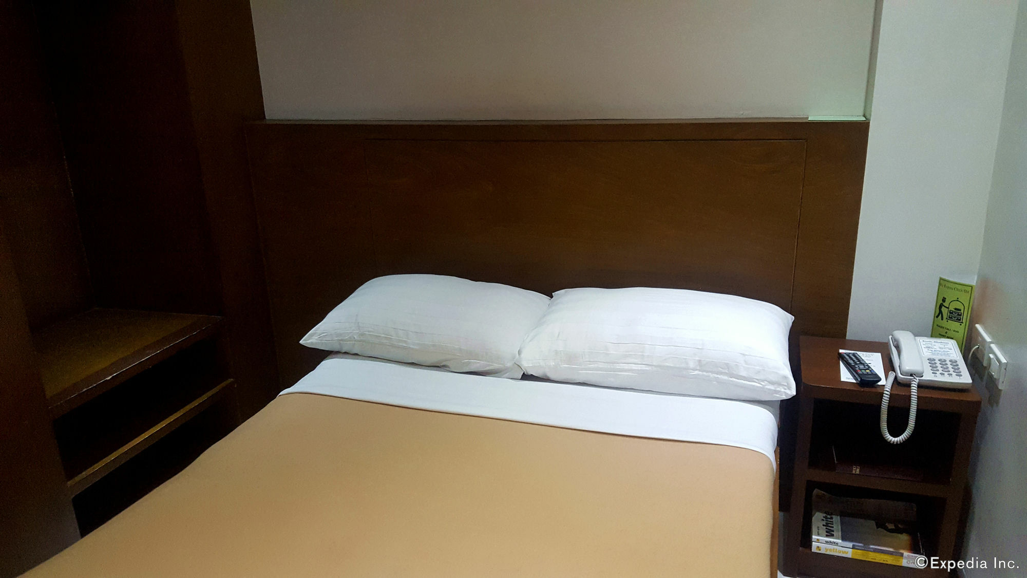 West Makati Hotel Makati City Buitenkant foto
