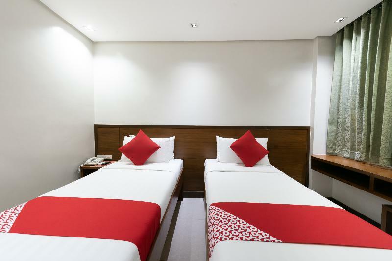 West Makati Hotel Makati City Buitenkant foto